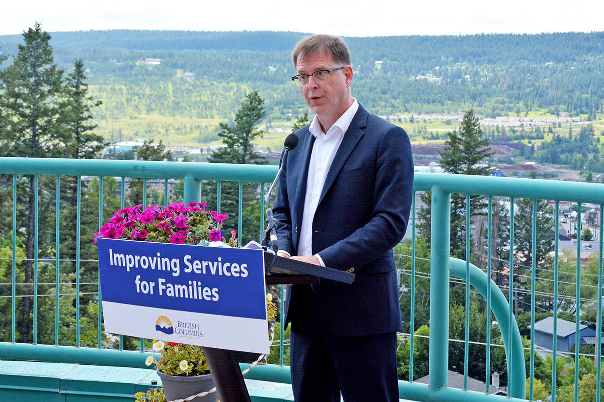 17838967_web1_190726-WLT-AdrianDix