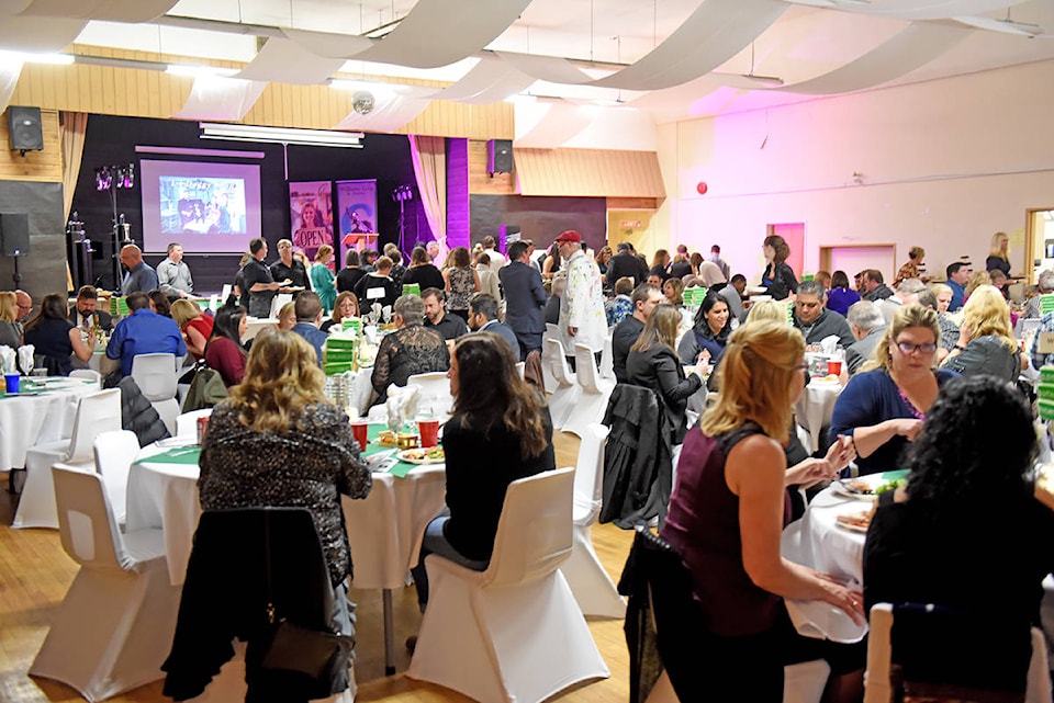 18767976_web1_181014-WLT-BizAwards13