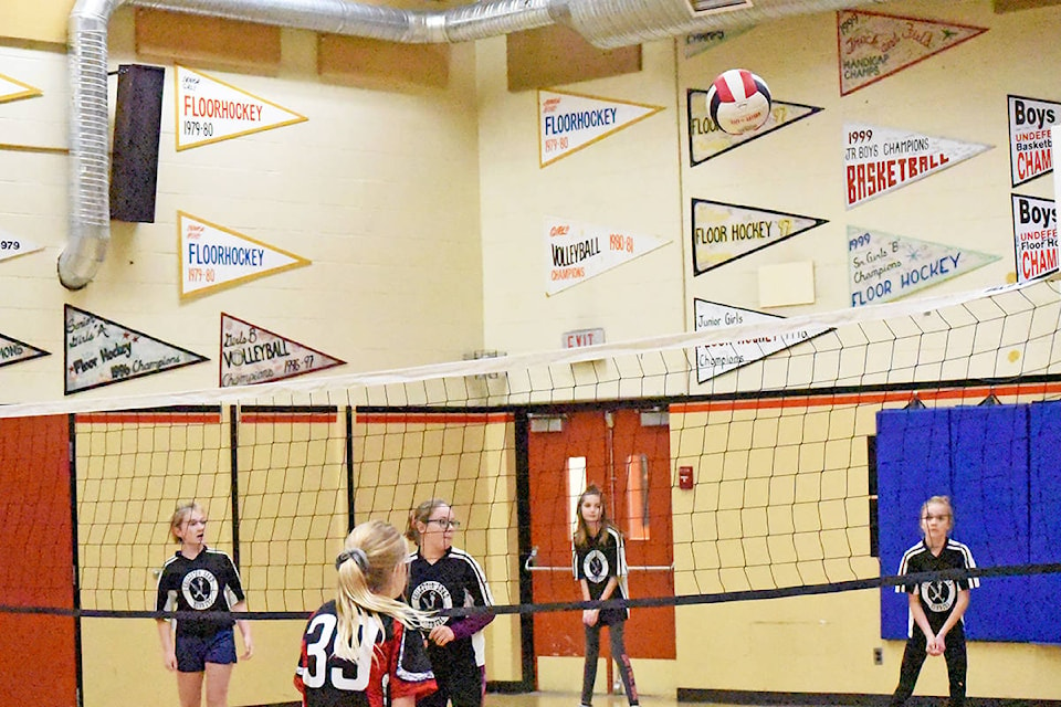 Nesika Elementary School and Chilcotin Road Elementary kicks off the intramural season for a friendly game of volleyball at Nesika Elementary on October 24th. Sharayiah-Jo Lacey Photos.