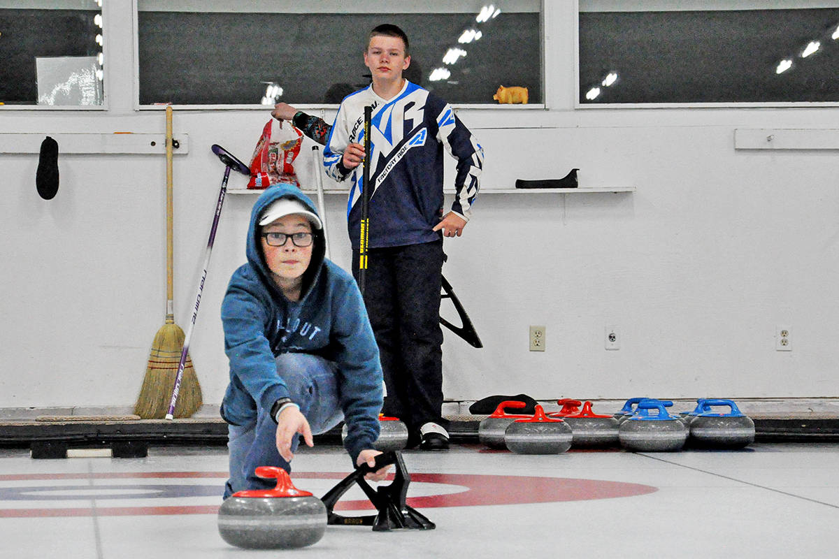 19169728_web1_191030-WLT-CurlingClub2