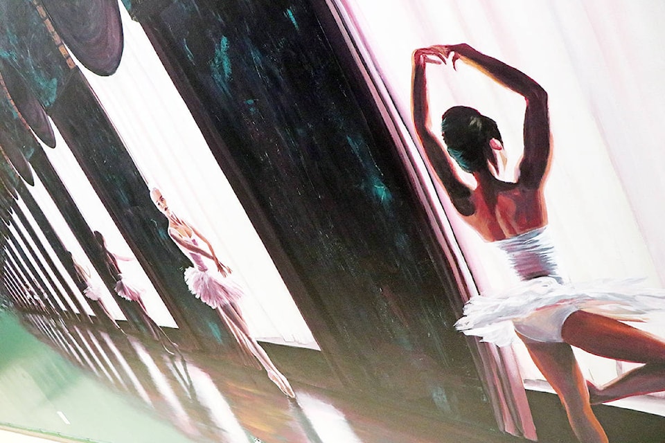 Tiffany Jorgensen’s new mural in Dance in Common is inspired by ballet and showcases the grace and strength of ballerinas. (Patrick Davies photo- Efteen)