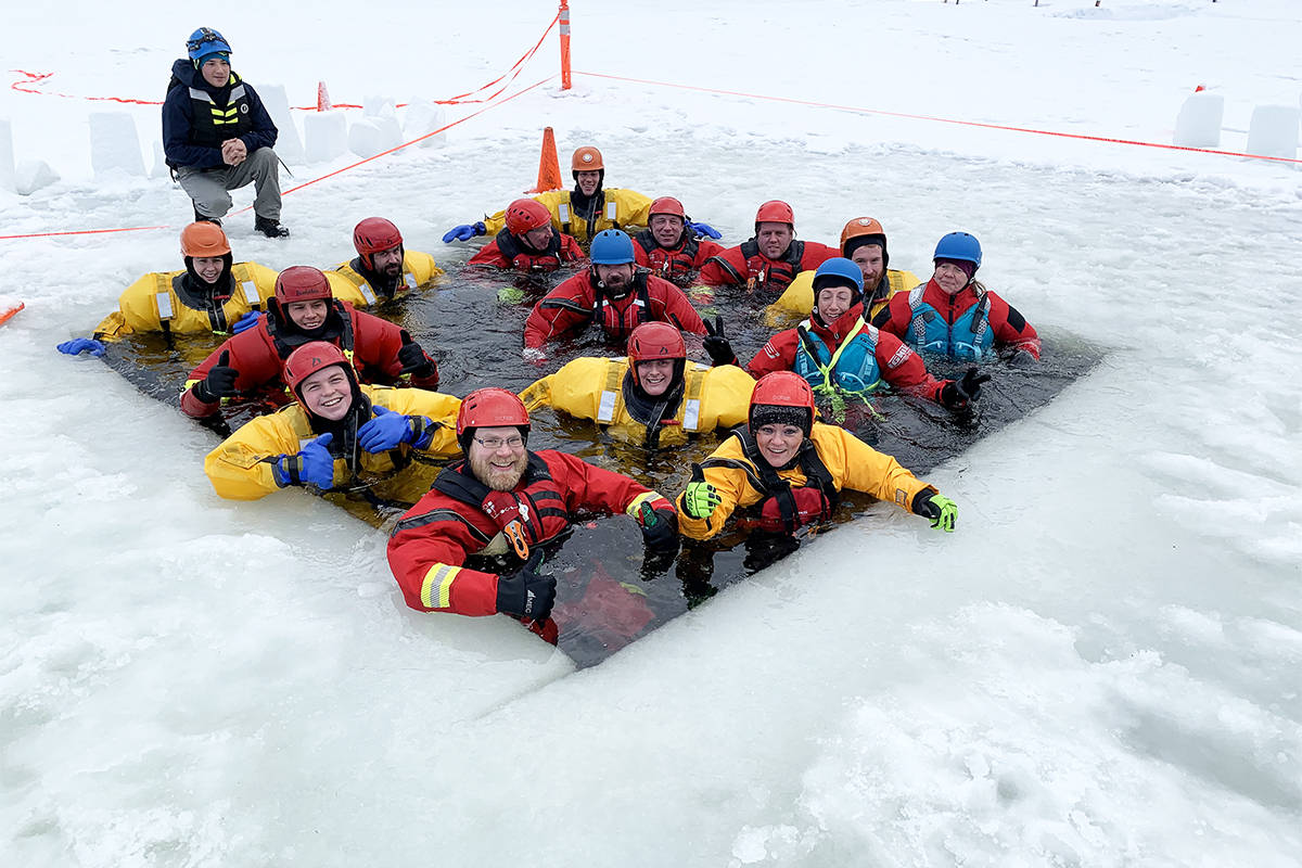 20399208_web1_200205-WLT-CCSAR-Ice-rescue-training-Dugan_6