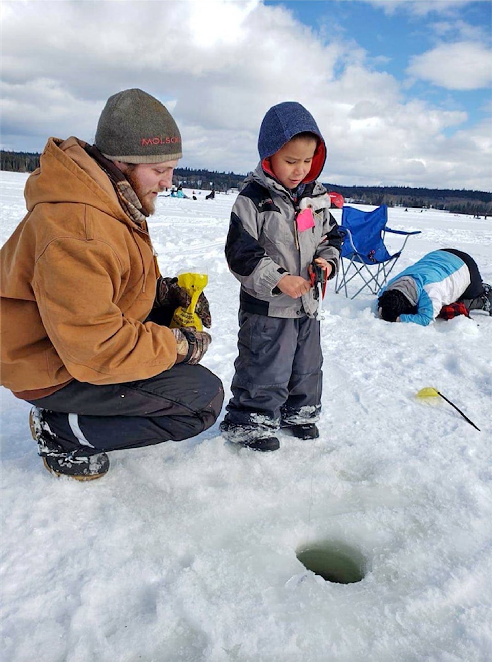 20630977_web1_200220-WLT-DuganLake150MileIceFishingDerby-ICEFISHING_2