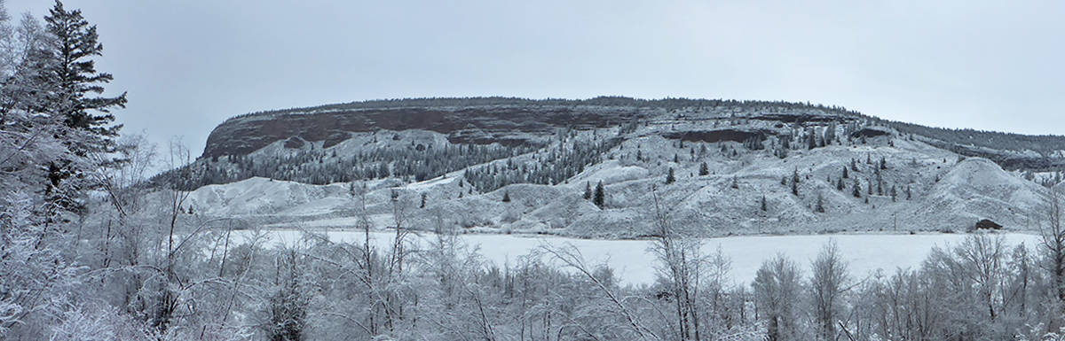 23524404_web1_201208-WLT-Christmas-DogCreekSchool-cariboo_2