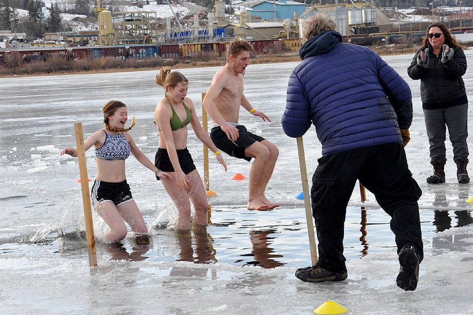 23891060_web1_200202-WLT-FreezinforaReason-7