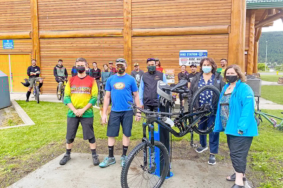 25590851_web1_210622-WLT-BikeWashStation1