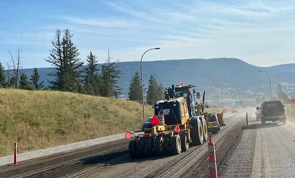 25824849_web1_210714-WLT-Highway20TemporaryAsphalt-construction_1