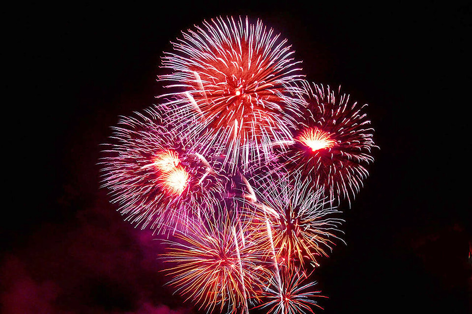 26714417_web1_Fireworks-Aub-210702-FIREWORKS_1