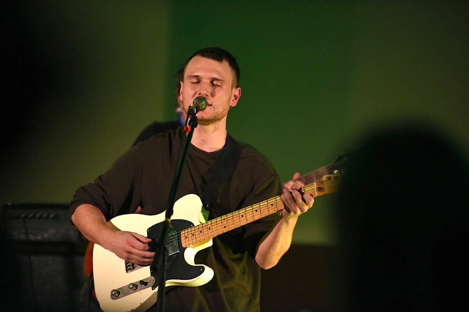 Sam Tudor returned to the Cariboo Thursday, Nov. 4, to perform at the Limelight Theatre. (Ruth Lloyd photo - Williams Lake Tribune)