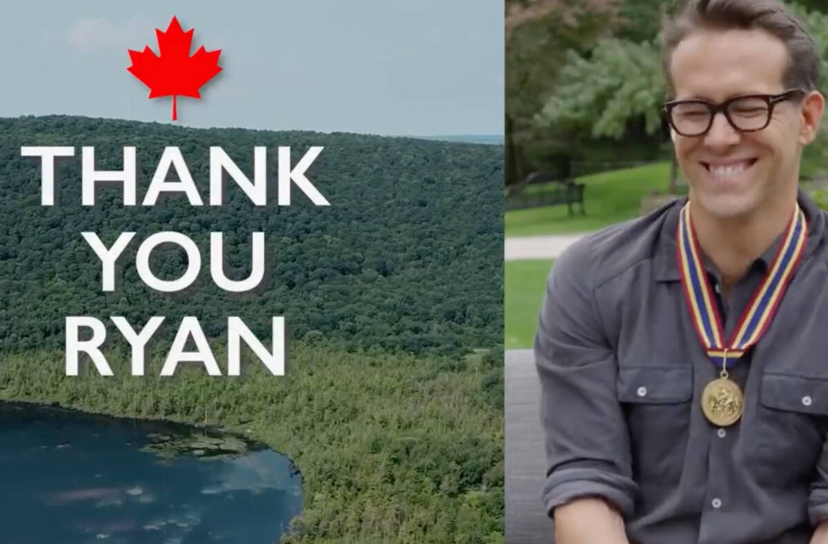Ryan Reynolds Thanks Mom, Brothers as He Accepts Honor in Canada