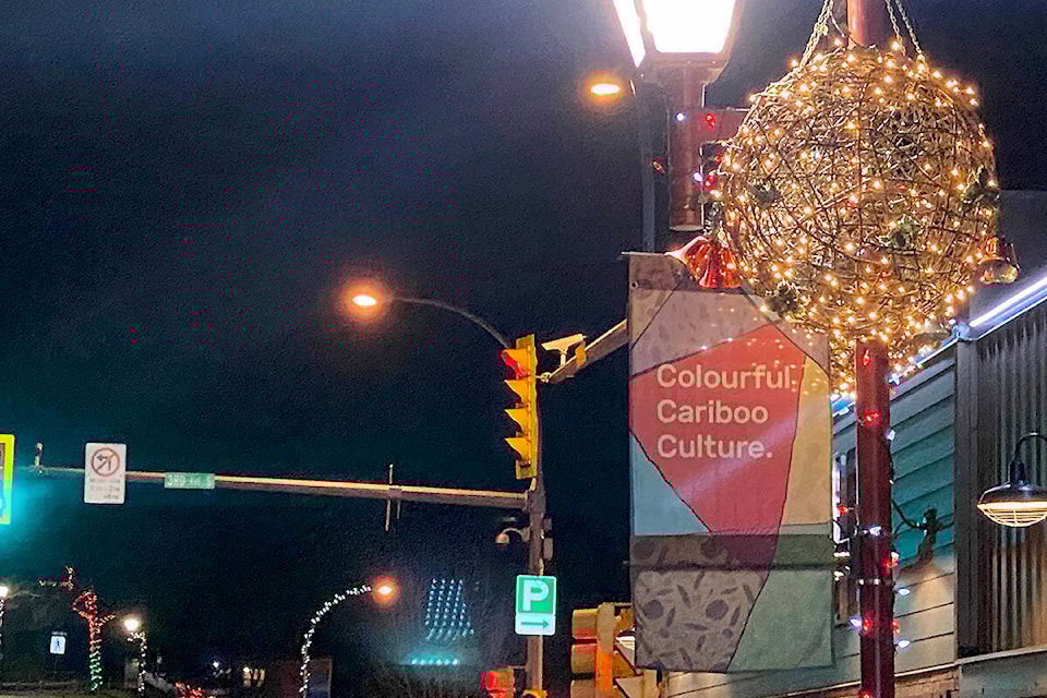 27372662_web1_211202-WLT-Winter-Lights-BIA-downtown_1