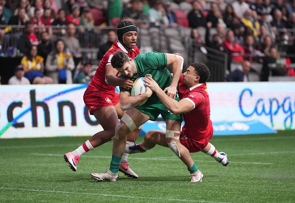 28827050_web1_220418-CPW-rugby-sevens-progress-Canada-Ireland_1