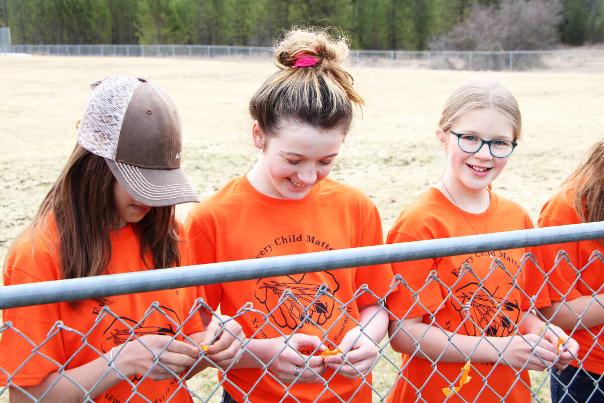 28956779_web1_220428-OMH-Orange-Shirt_7