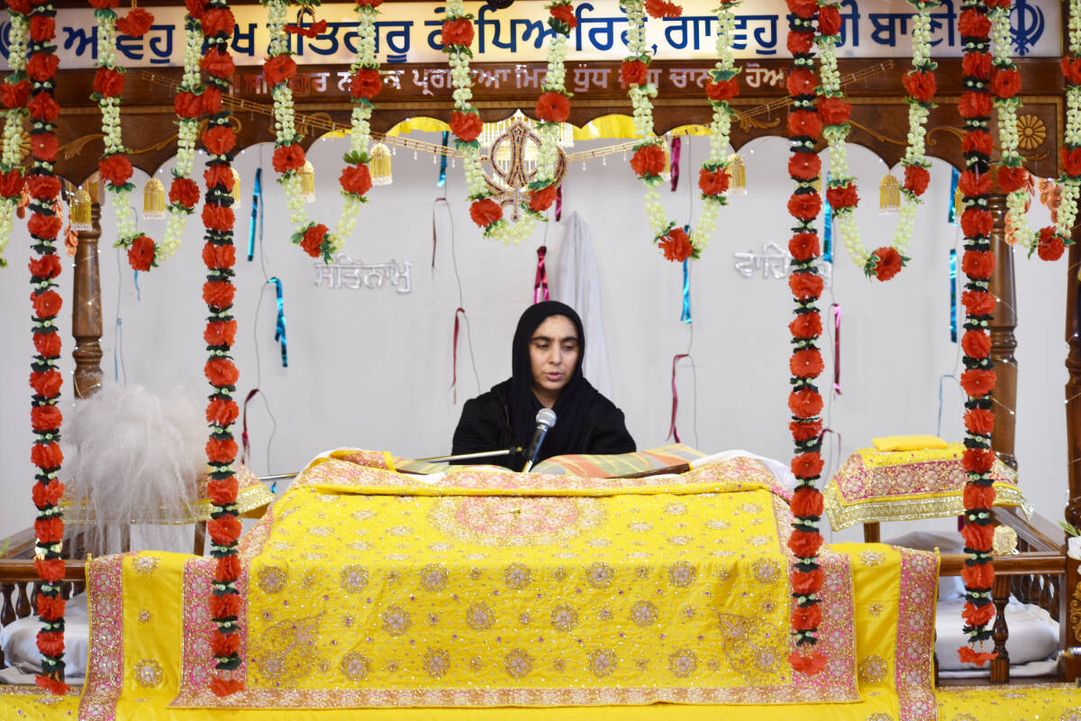 28997241_web1_220505-WLT-Vaishakhi-Guru-Nanak_3