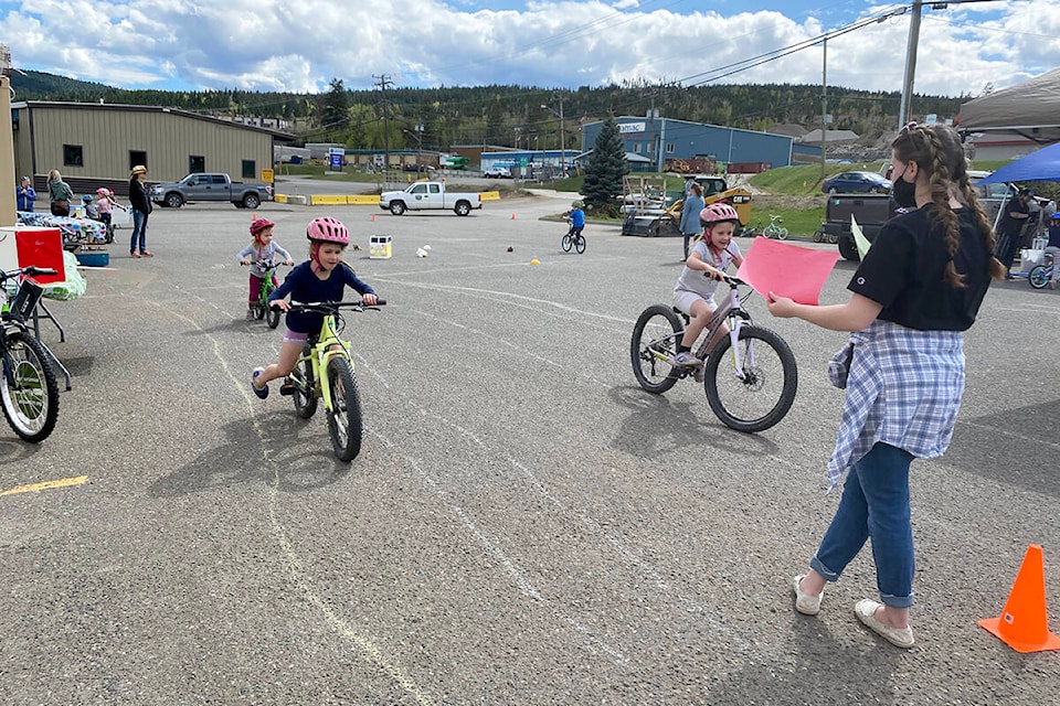 29068309_web1_210506-WLT-bike-rodeo-followup-kids_6