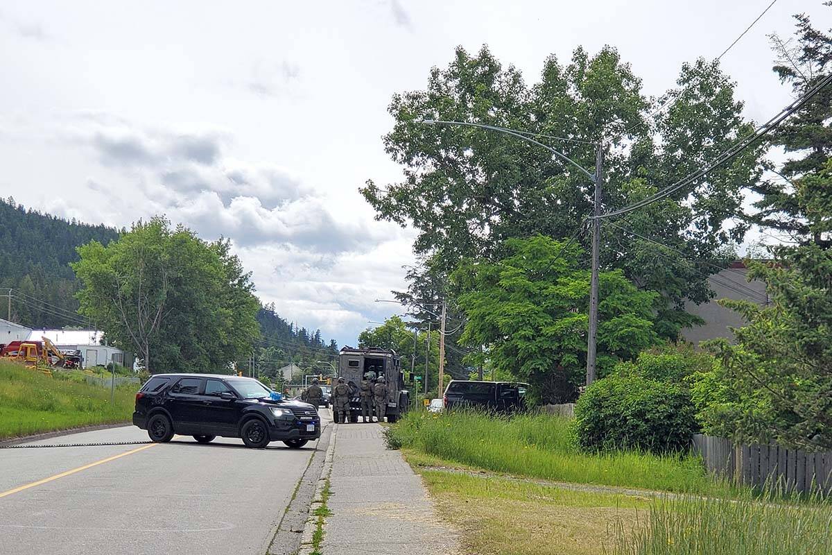 There is a heavy RCMP presence near Smedley Street, Tenth and Eleventh Avenue Sunday, July 10. (Monica Lamb-Yorski photo - Williams Lake Tribune)