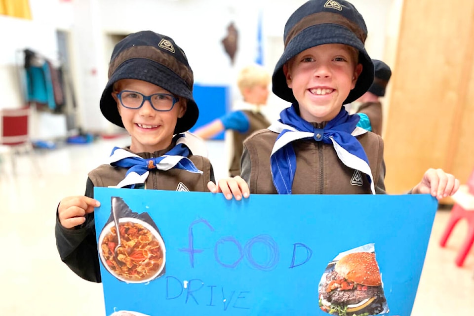 30757471_web1_221020-WLT-beavers-food-drive-beaver_1