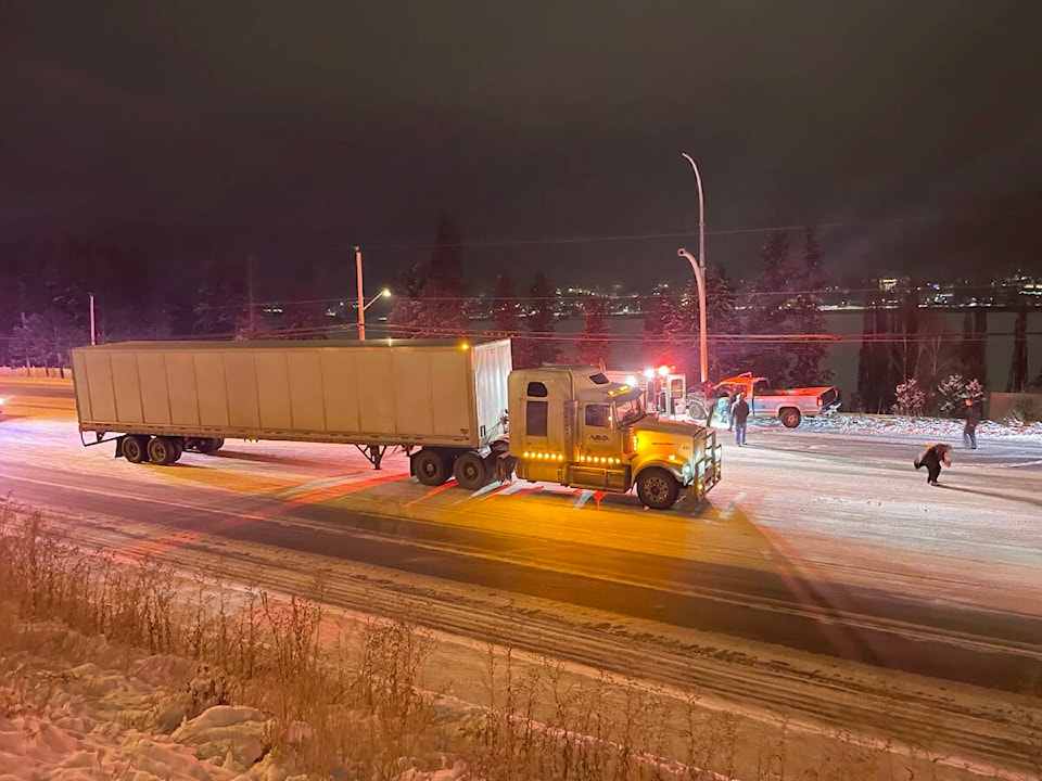 31207581_web1_221208-WLT-crash-highway97_1