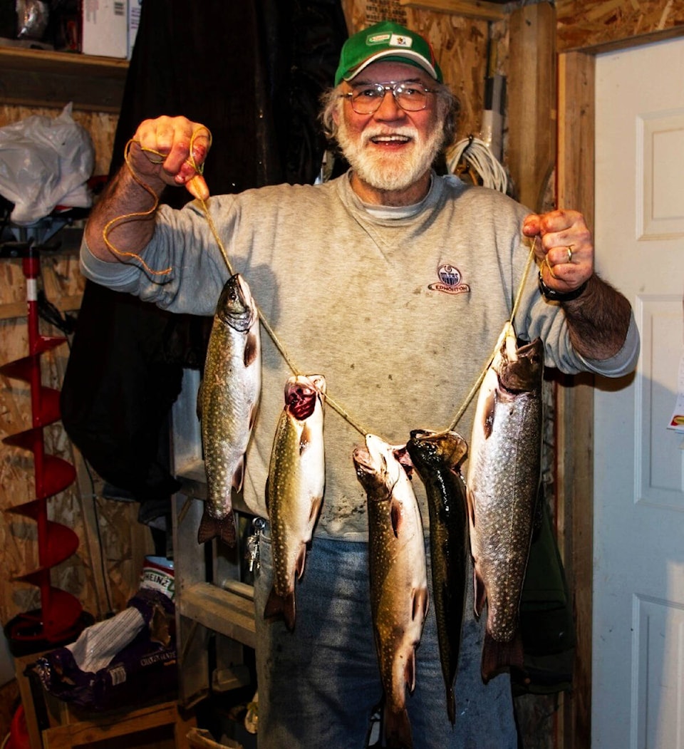 31578782_web1_220112-OMH-Ice-Fishing_1