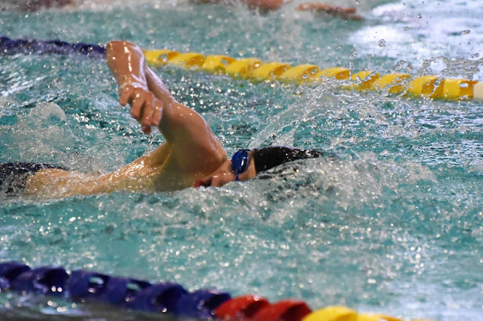 31737118_web1_230202-WLT-blue-fins-meet-cariboo-dental_5
