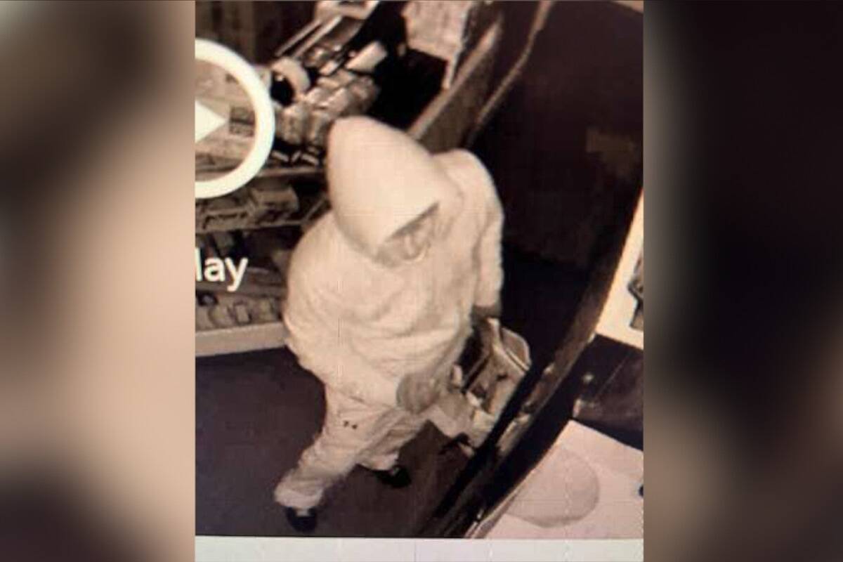 The suspect in a break-and-enter at Players Choice Sports in Kelowna. (RCMP/Submitted)