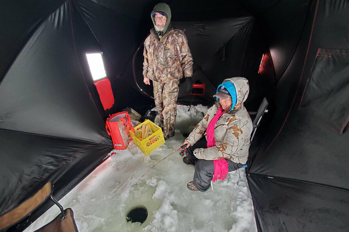 31931874_web1_mlyIceFishingDuffy