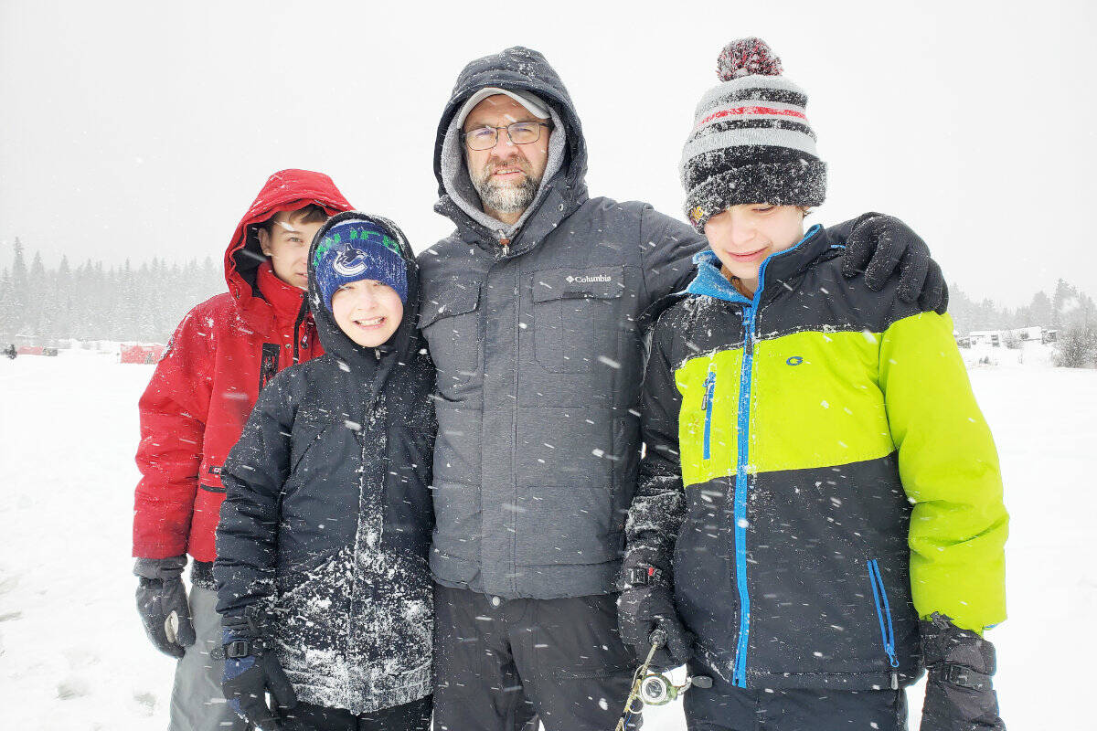31931874_web1_mlyicefishingMacLennans