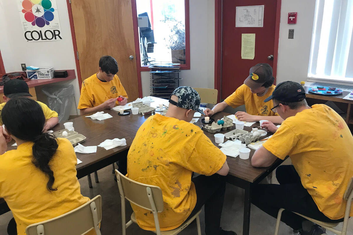 32368818_web1_230409-WLT-EasterEggmaking-TatlaSchool-_4