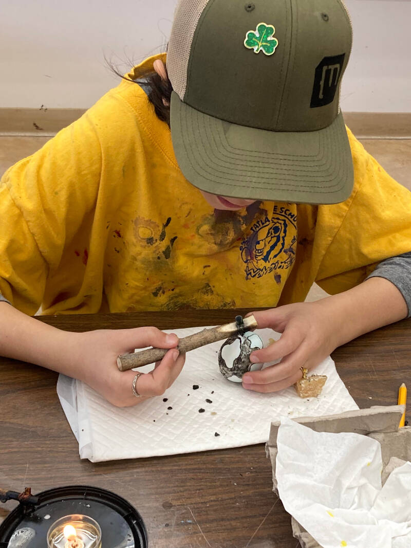 32368818_web1_230409-WLT-EasterEggmaking-TatlaSchool_6