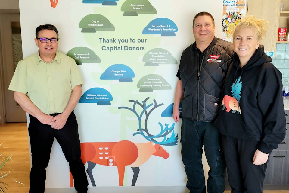 32416297_web1_230420-WLT-Foundry-donation_1