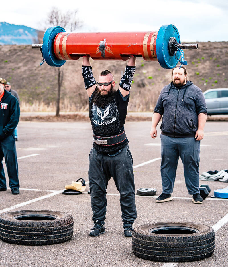 32616340_web1_340511-CMA-TysonDelay-Powerlifting_2