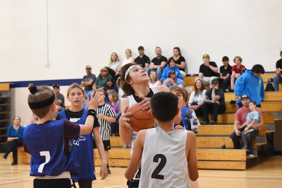 The new Williams Lake basketball league wrapped up Thursday, June 22 with a fun tournament. (Angie Mindus photo - Efteen)