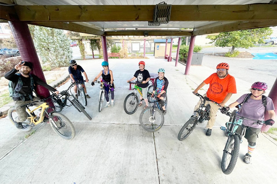 33605178_web1_230817-WLT-Editorial-Photo-People-on-Bikes_1