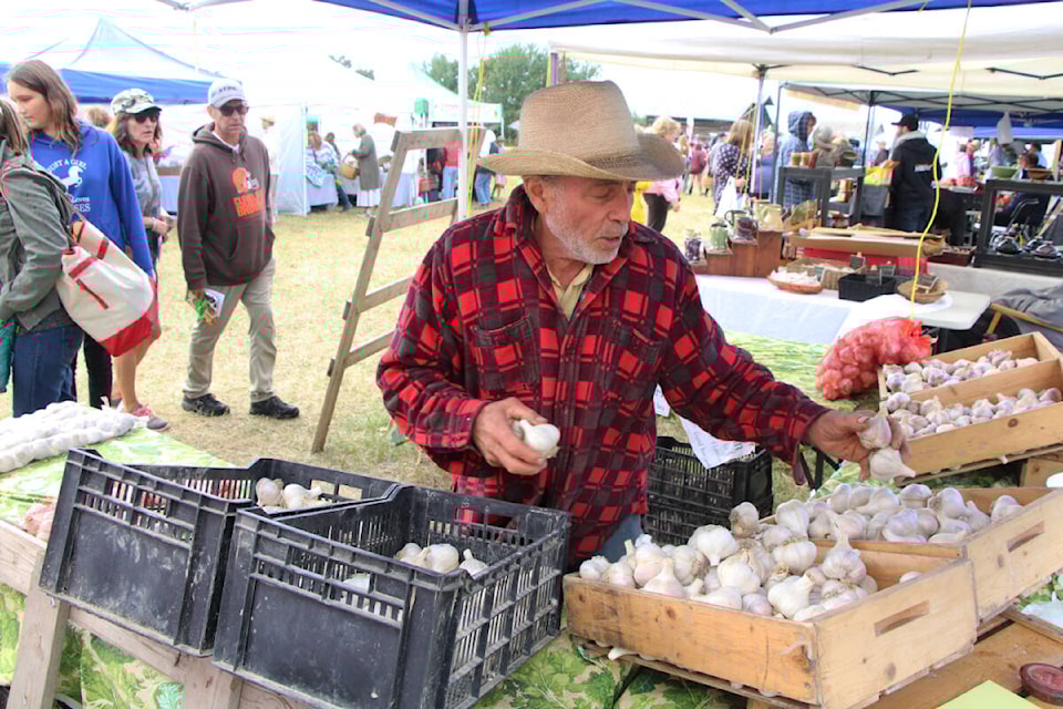 33677473_web1_220001-OMH-Garlic-Festival_21