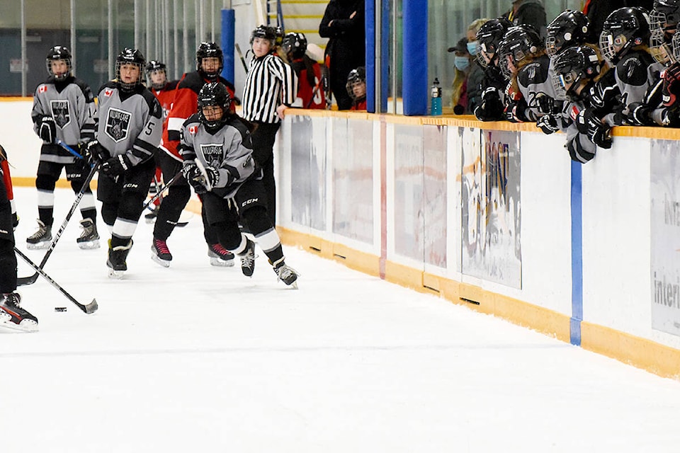 33815417_web1_210930-WLT-U15icebreaker-wlmha-hockey_1