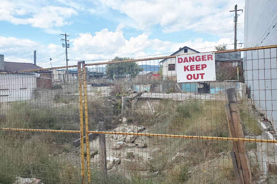 33883371_web1_230914-WLT-RemediationOrder84Oliver-_1