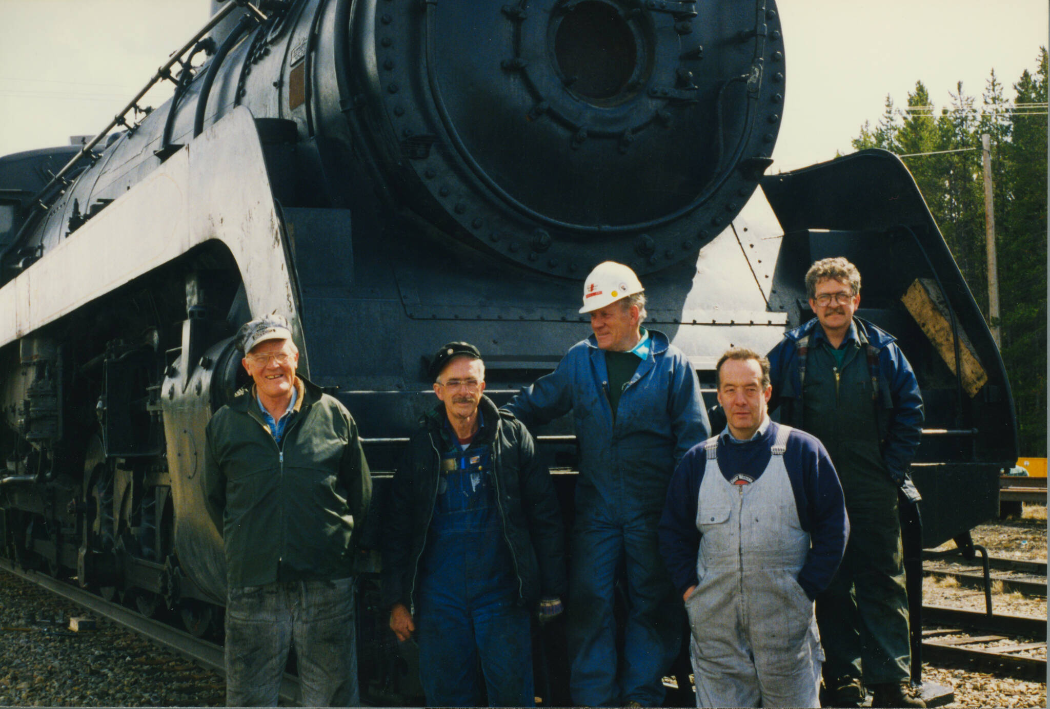 The 5468s crew pose for a photograph. Left to right: Harry Home, Ernie Ottewell, Gordon Jess, Don Hawker, Dean Handley. (Revelstoke Railway Museum Collection)