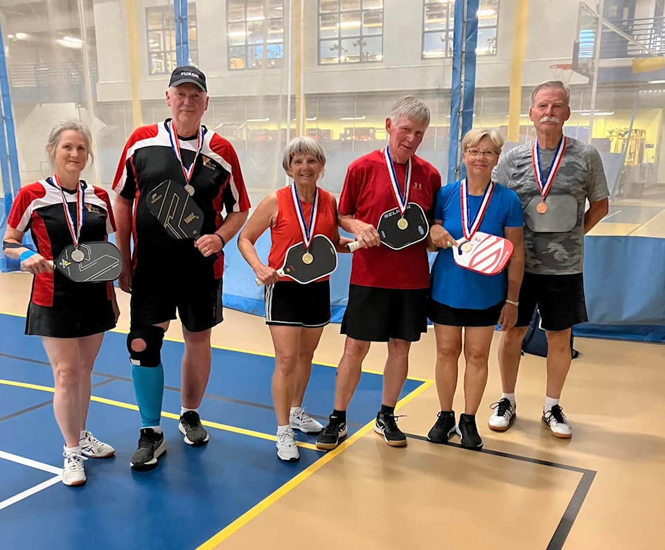 240816-ykn-elderactivepickleball