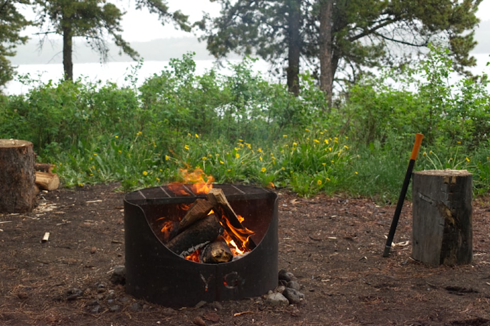 yukon-camping-tarfu-campground-campfire-rain-240622
