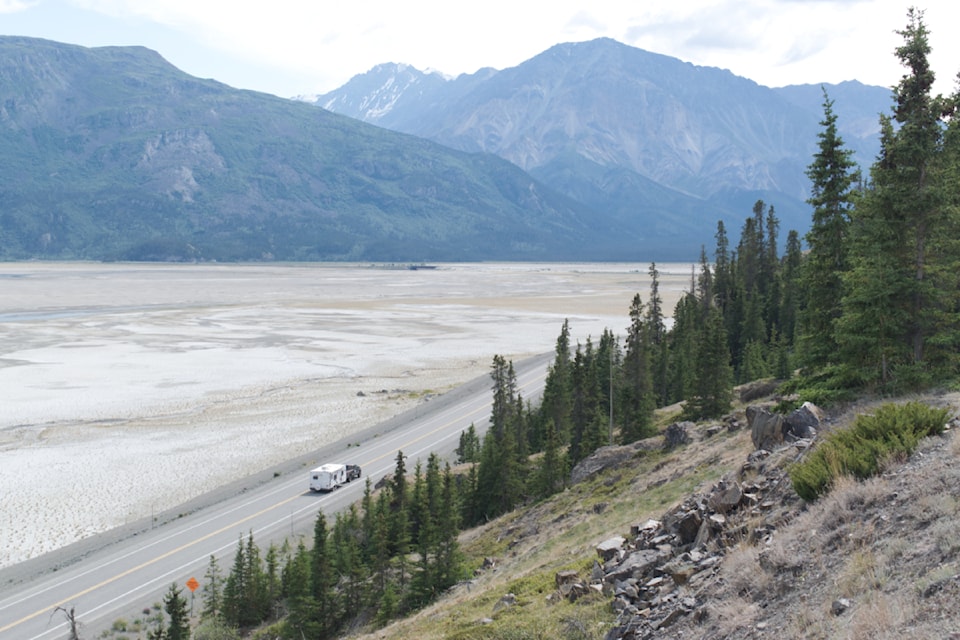 Alaskan resolution supporting Canadian sovereignty passes