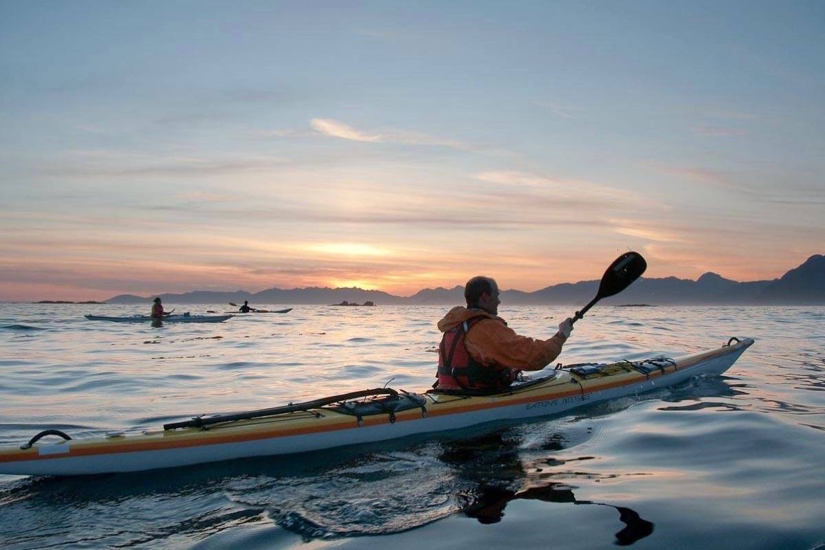 8672798_web1_170926-BPD-M-West-Coast-Expeditions-kayaking-into-the-sunset