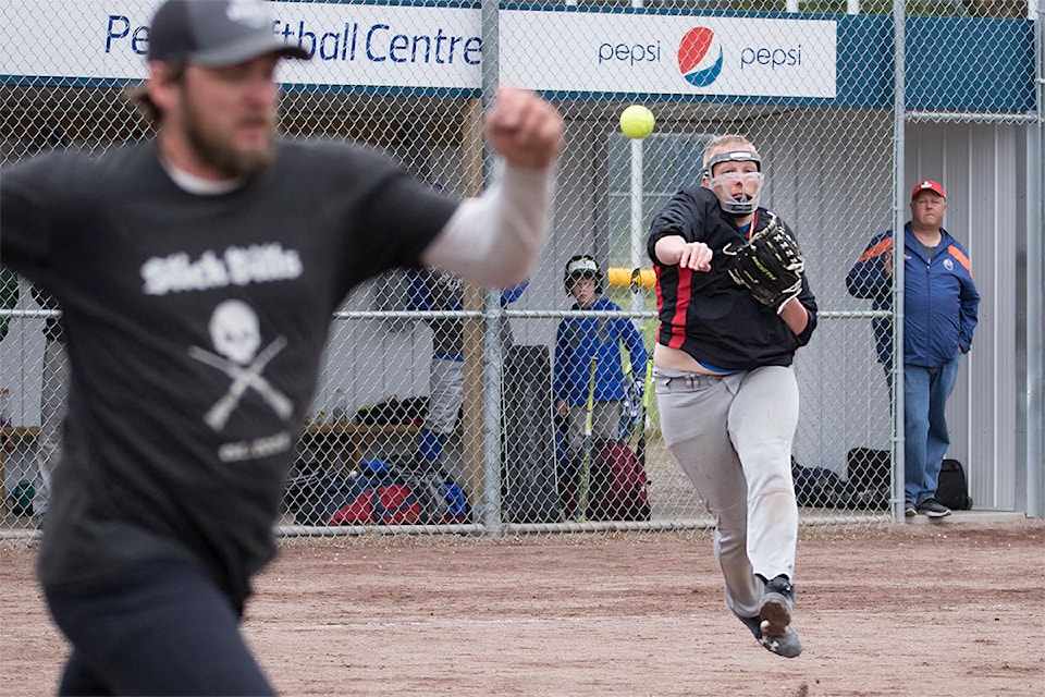 12757902_web1_180715_YKN_Dustball_189_web