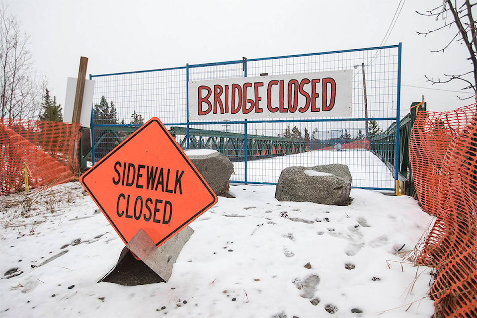 18983088_web1_191017_YKN_poor-creation-pot-store-bridge_035wb