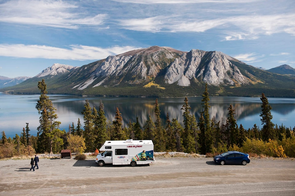 24059220_web1_210201-WCT-YukonRoadTrip-highway_2