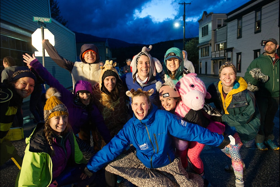 Whole teams gathered at the start of the Klondike Road Relay to cheer on the first runner of their crew in Skagway on Sept. 9. (Gabrielle Plonka/Yukon News)