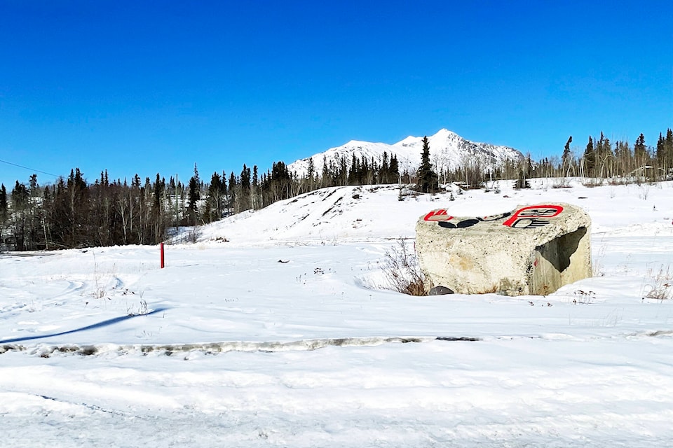 32260027_web1_230329_YKN_burial_finding_Chooutla_site-wb_3