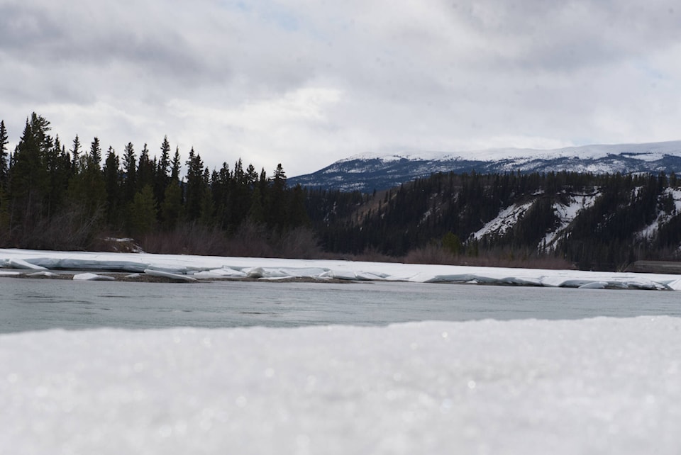 32552747_web1_230428_YKN_NEWS_Ice_breakup_flood_risk490_1