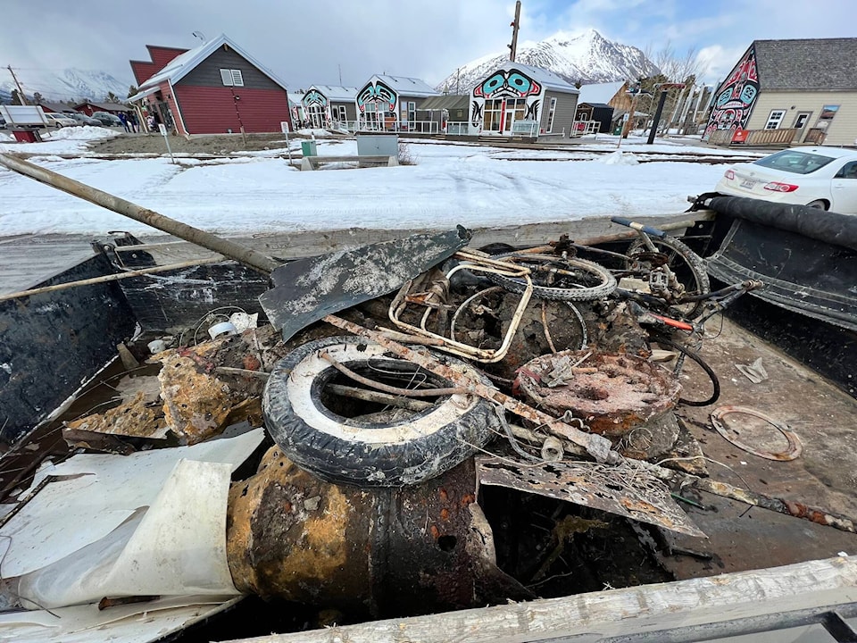 33016045_web1_230614_YKN_News_Carcross_cleanup-PHOTOS_2