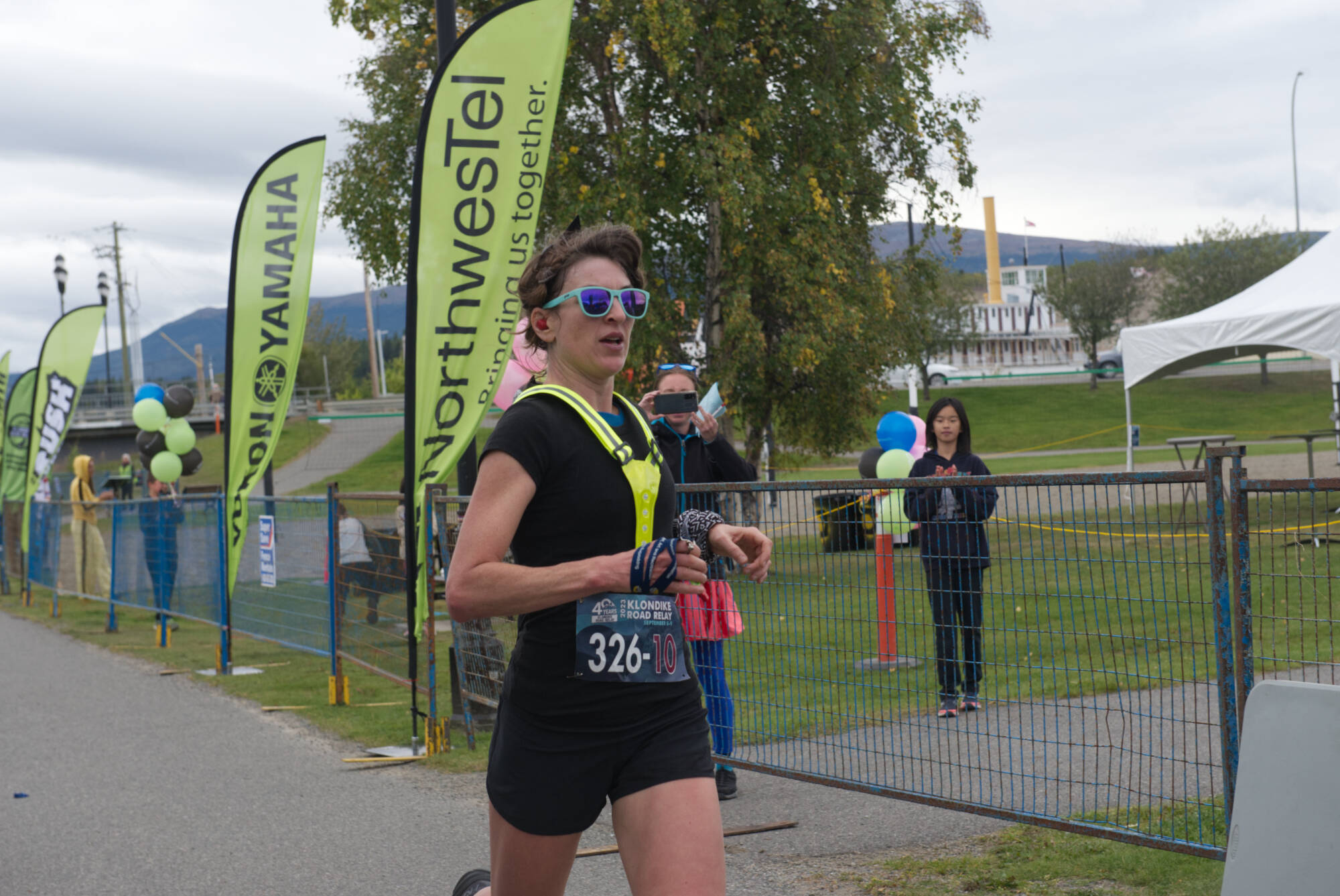 33855195_web1_230913_YKN_Sports_KlondikeRoadRelay-wb_6