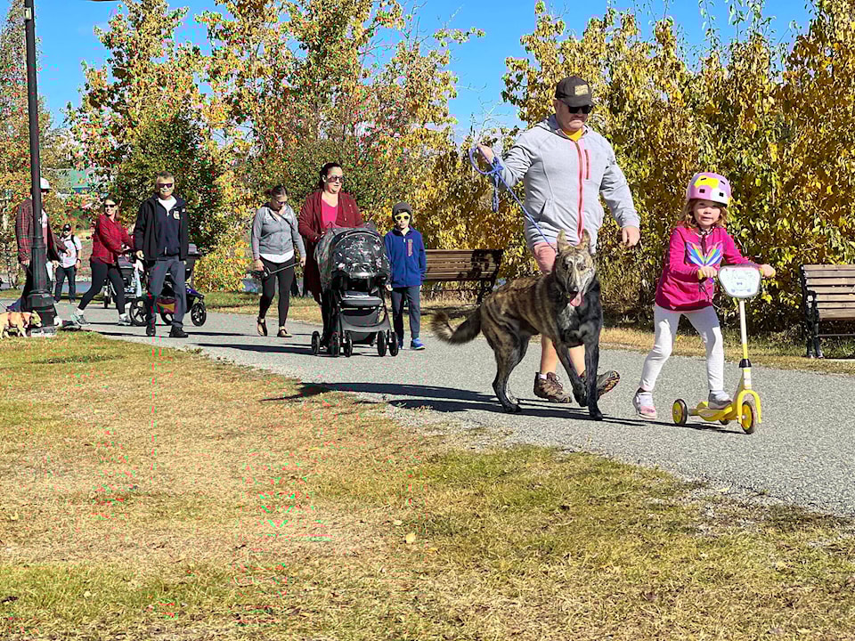 33898078_web1_230915_YKN_News_Terry-Fox-Run_678-wb_1